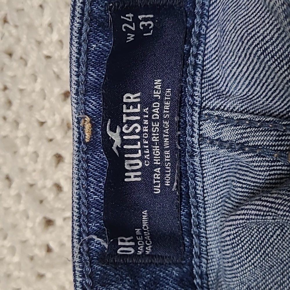 ❤️Hollister Ultra High Rise Dad Jean Wavy Colorblock W24 L31 - Picture 9 of 10